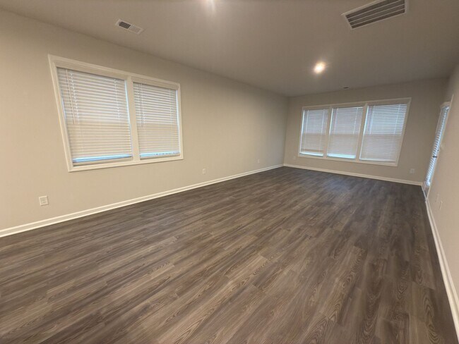 Building Photo - 685 Count Fleet Ct