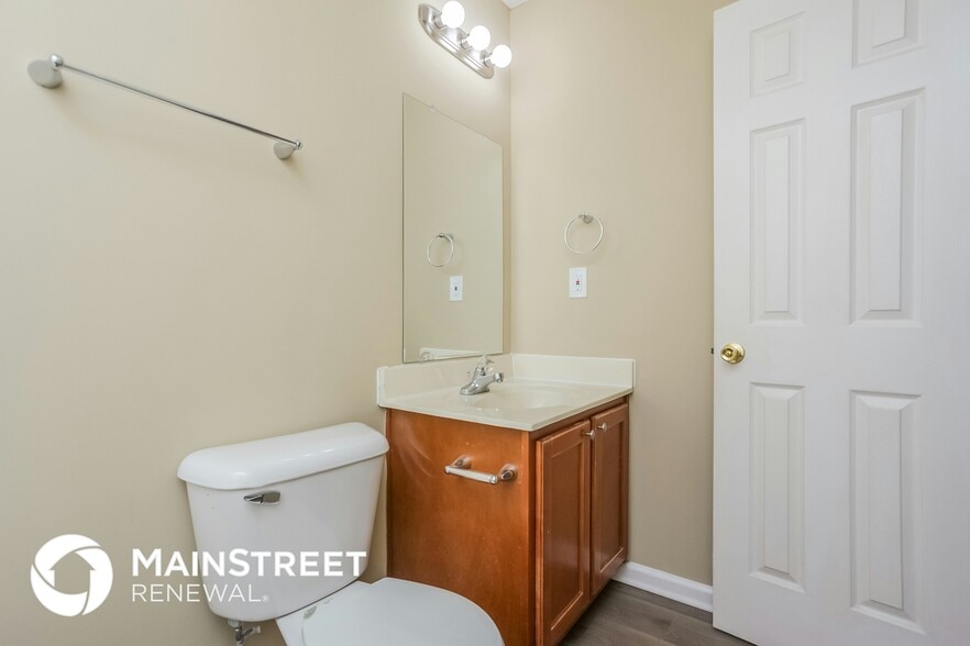 Building Photo - 9996 Chariden Dr