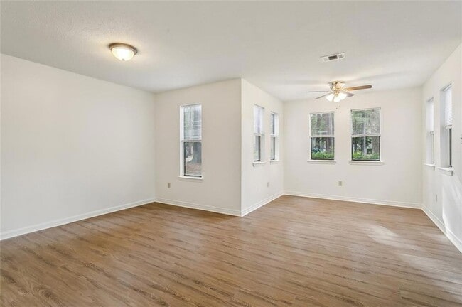 Building Photo - 304 Teal Ct