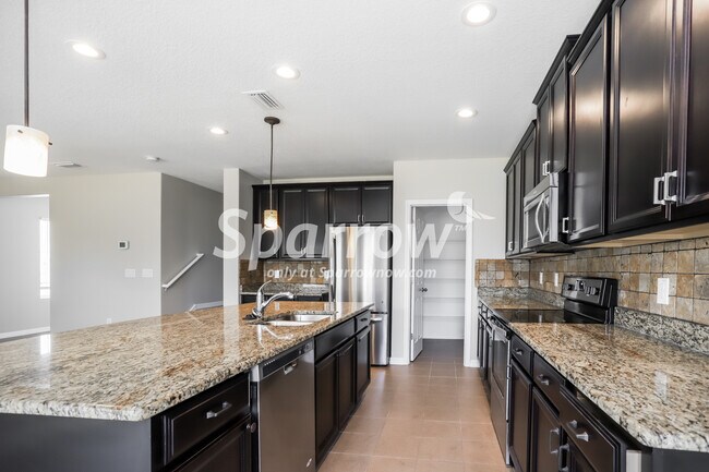 Building Photo - 18840 Deer Tracks Loop