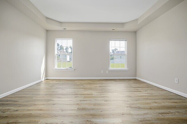 Building Photo - Spacious 4BR/3BA Home Near Downtown Durham | Deposit-Free Living | 1st-Floor Bedrooms