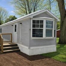 Building Photo - 521 Bedford Rd N