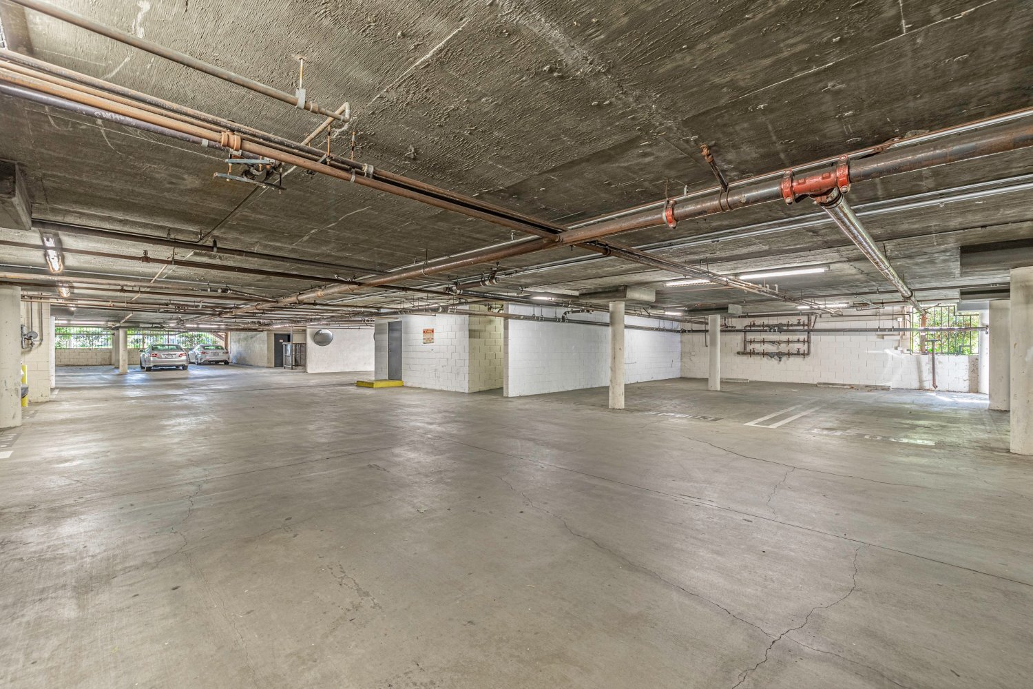 Building Photo - 5535 Canoga Ave