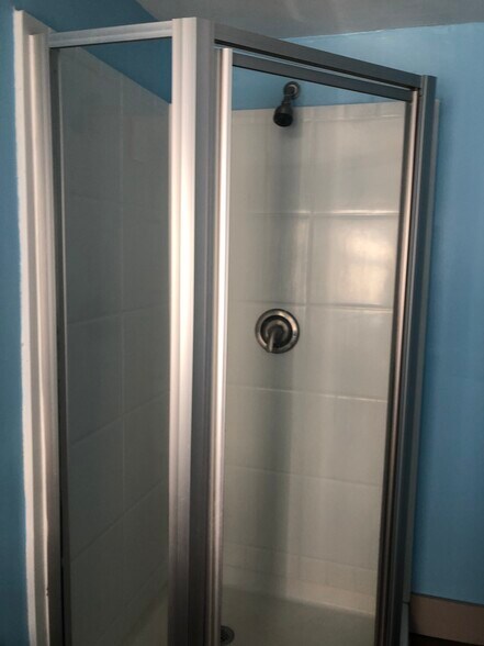 Full bath - 222 W Main St