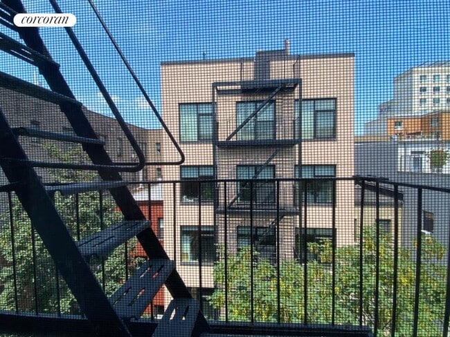 Building Photo - 313 W 114th St