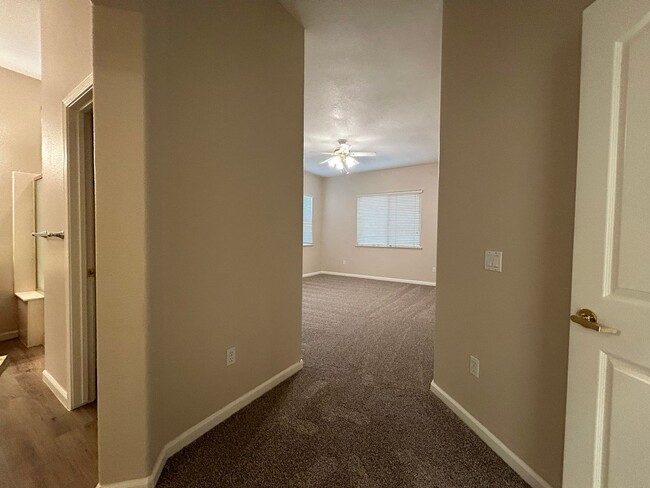 Building Photo - Senior Community for those 55+ Large 2 bed...