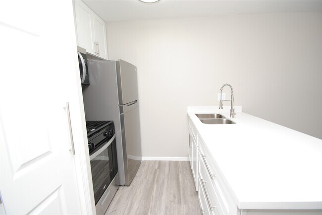 Building Photo - 2515 Yoakum Blvd