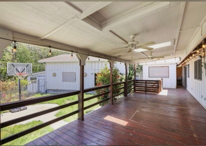 Building Photo - 301 Red Spur Dr