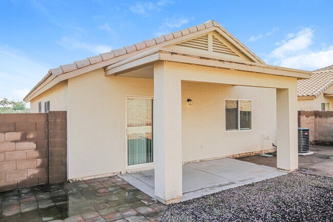 Building Photo - 12024 W Rosewood Dr