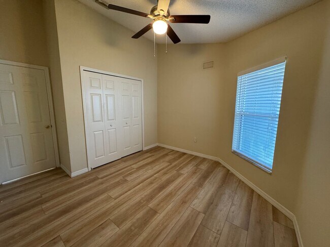 Building Photo - 2510 Hamlet Ln