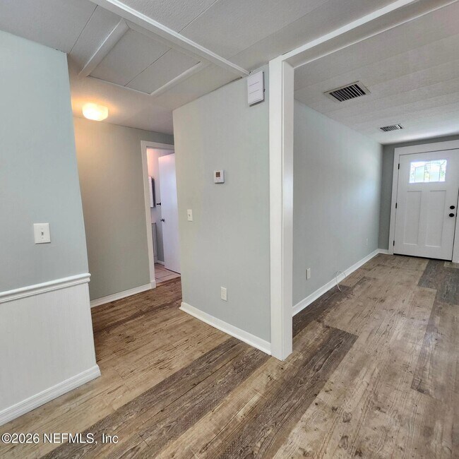 Building Photo - 126 Phoenetia Dr