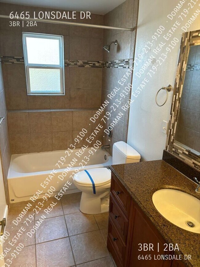 Building Photo - 6465 Lonsdale Dr