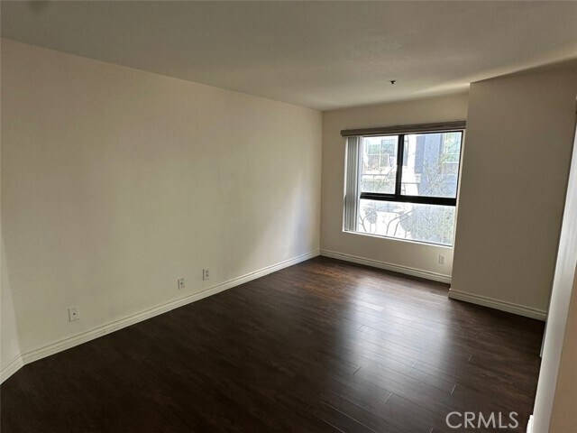 Building Photo - 727 S Ardmore Ave