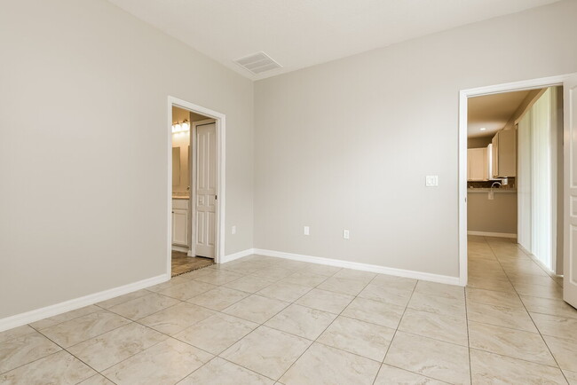 Building Photo - 2914 Vista Ct