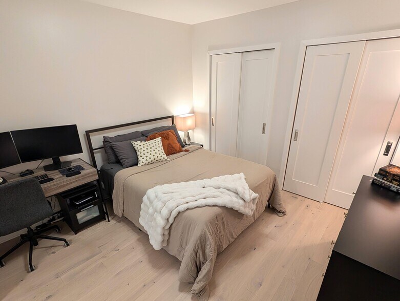 Main Bedroom - 1211 Van St SE
