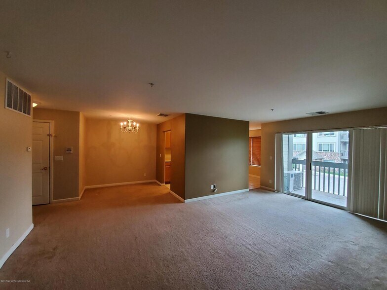 Building Photo - 796 Castle Valley Blvd