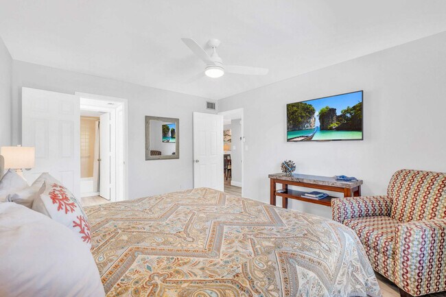 Building Photo - 600 Neapolitan Way