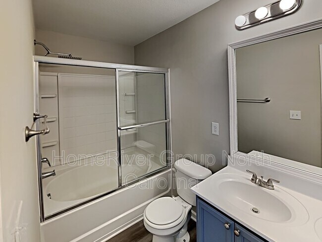 Building Photo - 3028 Desmond Woods Dr