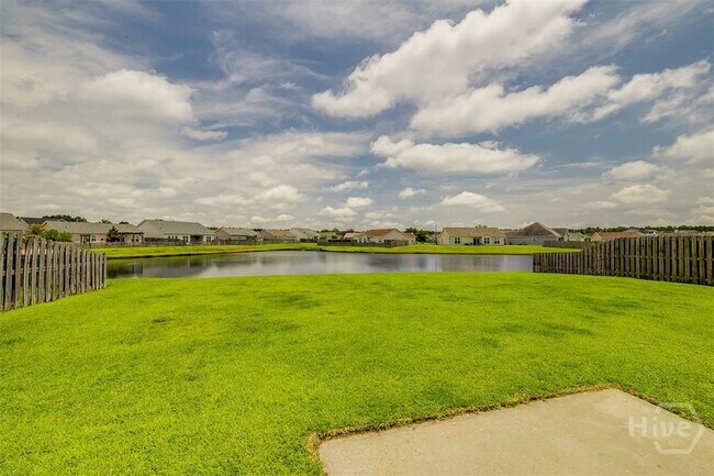 Building Photo - 33 Bay Willow Ct