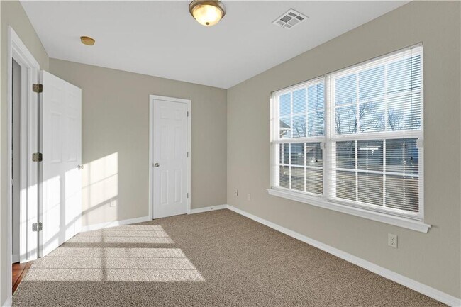 Building Photo - 808 Emerald St