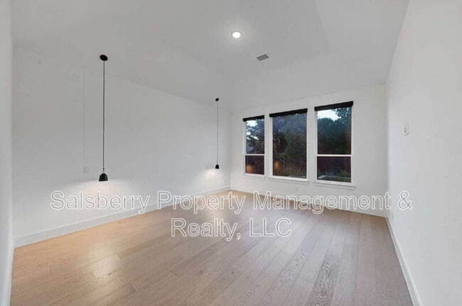 Building Photo - 1790 Coopers Hawk Dr