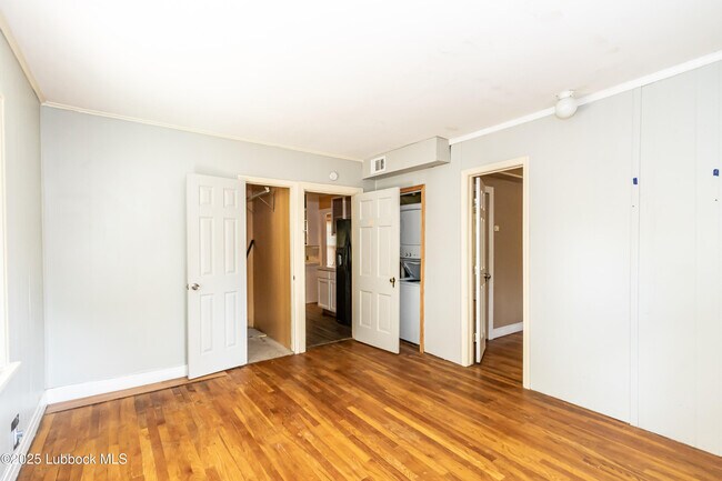 Building Photo - 2513 21st St
