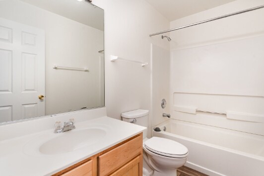 Building Photo - 593 Springbrook Trl N