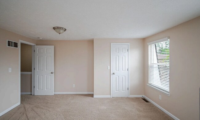 Building Photo - Cozy Home for Rent in Lansing, Michigan — Available Now