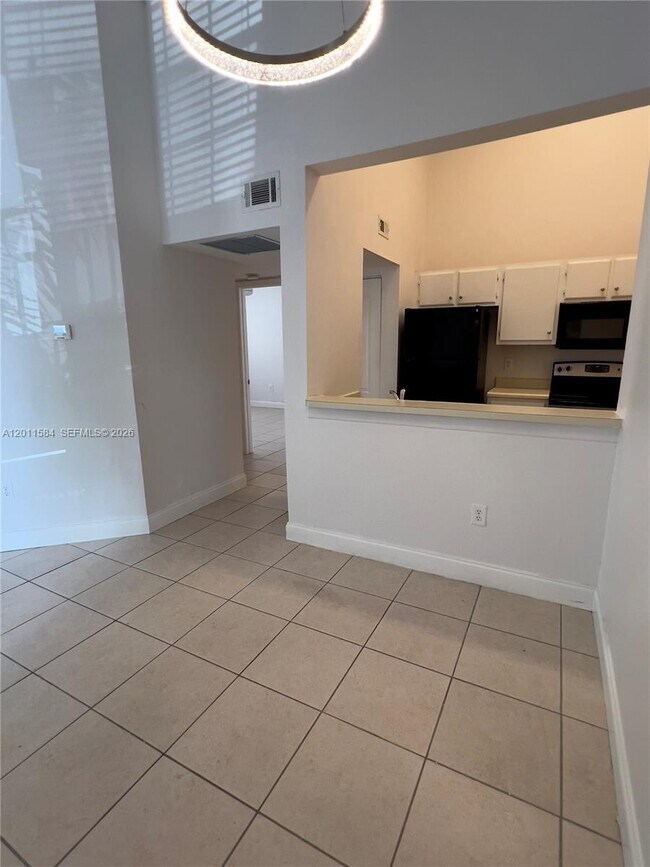 Building Photo - 2880 N Oakland Forest Dr