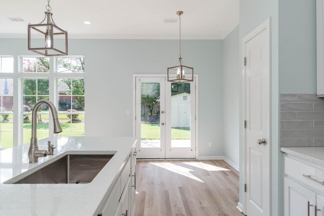 Building Photo - 9300 Greythorne Way