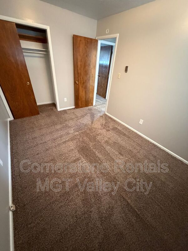 Building Photo - 807 3rd St SW