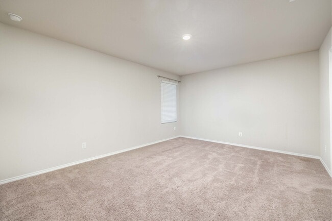 Building Photo - "Charming 4-Bedroom Haven in Schertz - Spacious 1690 Sq Ft with 2 Full Baths!"