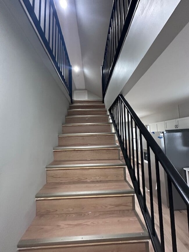 Building Photo - Clearing single family for rent