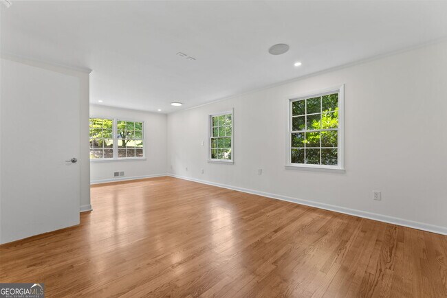 Building Photo - 206 Fortson Dr