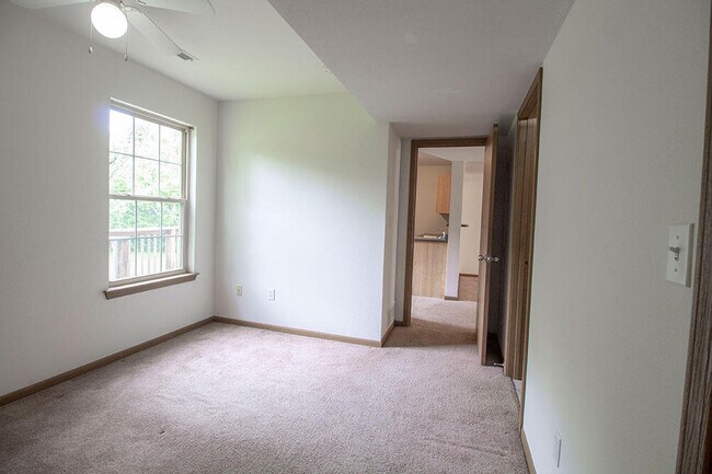 Building Photo - 2119 N Ballenger Ln