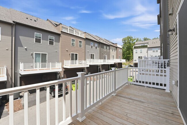 Building Photo - 6066 Beake St