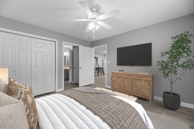 Building Photo - Updated One Level 2 Bedroom / 2 Full Bath ...