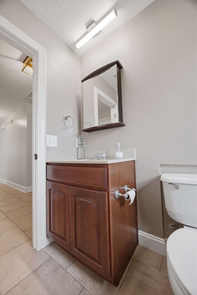 Building Photo - "Charming 4-Bedroom Shalimar Retreat- Power Included With Rent!"