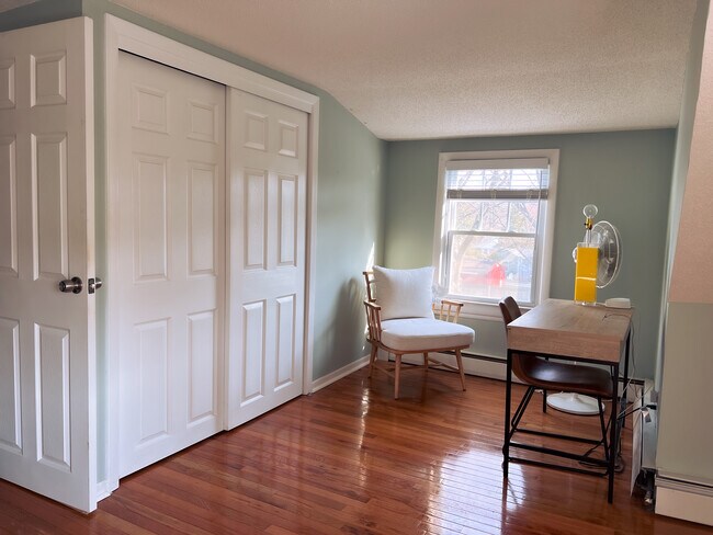 Building Photo - 215 Barbour Rd