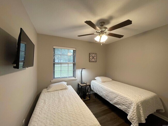 Building Photo - 6503 Chaparral St