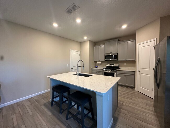 Building Photo - Spacious Home in Growing Area of St Johns County