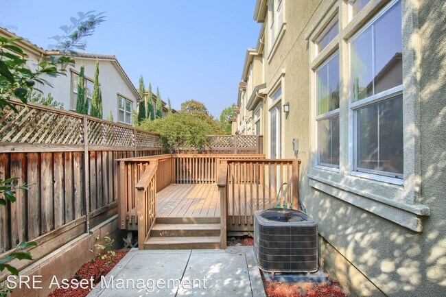 Building Photo - 4 br, 4 bath House - 232 Meadow Pine Pl