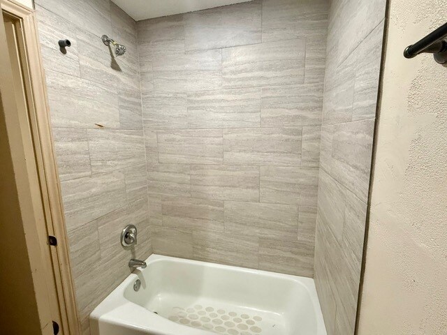 Building Photo - 6304 Quaker Ave