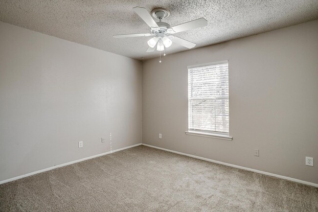 Building Photo - COMPLETELY Remodeled!!