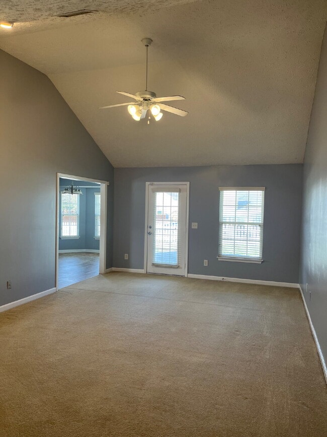 Building Photo - 2011 Orlimar Ct