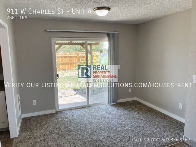 Building Photo - 911 Charles St