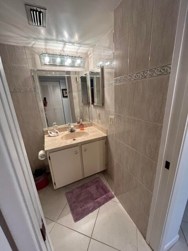 Building Photo - 7281 Amberly Ln
