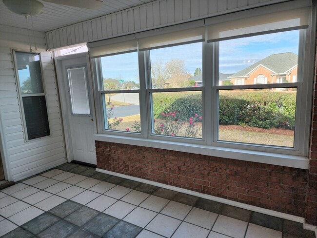 Building Photo - 2/2 Home in Lakeview Villas!