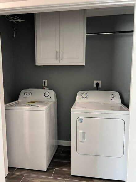 Building Photo - 3104 W Driftwood St