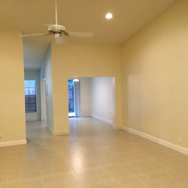 Building Photo - 9870 Watermill Cir